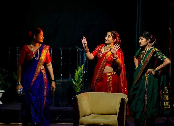 क्षणचित्रे | जी एच रायसोनी करंडक